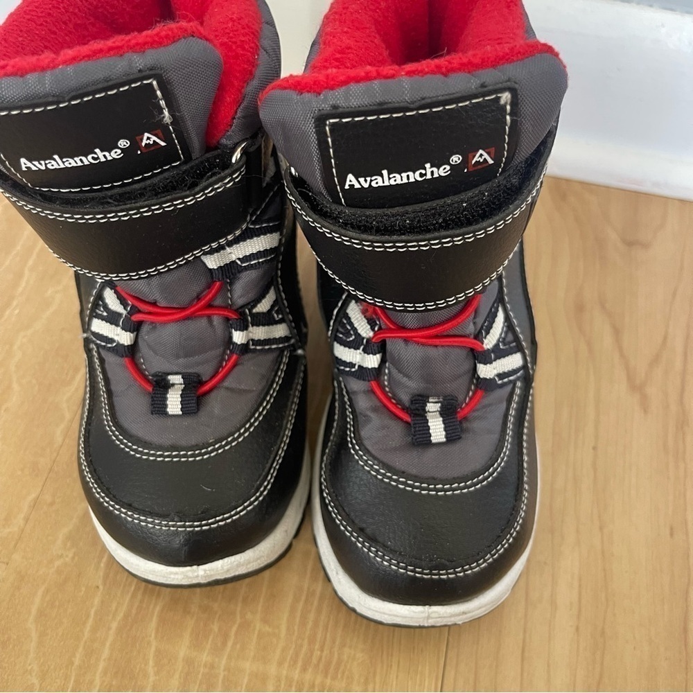 Avalanche Winter Boots Size 6 Black Red Weather Resistant Insulated Shoes Unisex - Picture 3 of 9